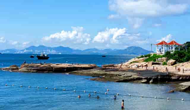 驼色大衣时尚搭配技巧(长款驼色大衣搭配图片)