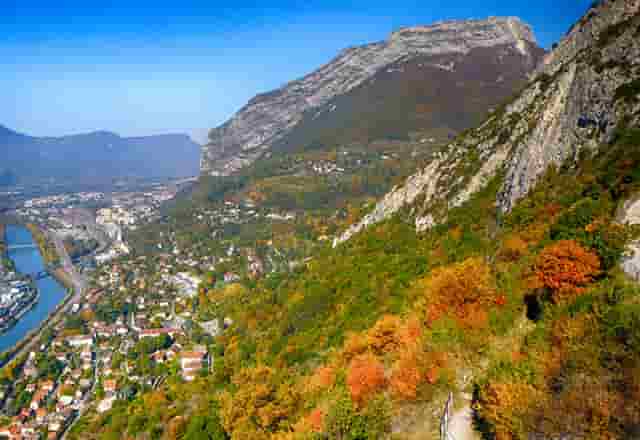 男生夏天穿衣搭配潮流(太瘦的男生夏天穿衣搭配图片)